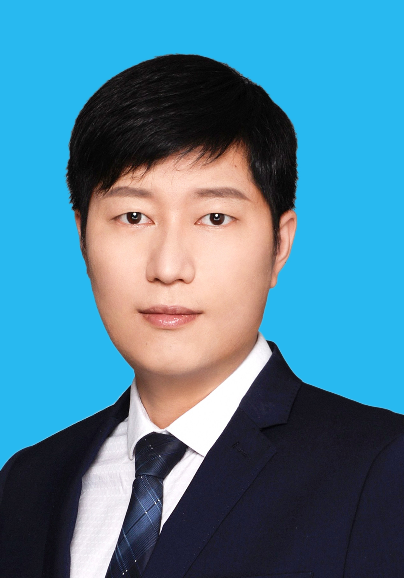 d6e5a163fbe340518845f597a09c0442.jpg 姚柳杨-蓝底.jpg