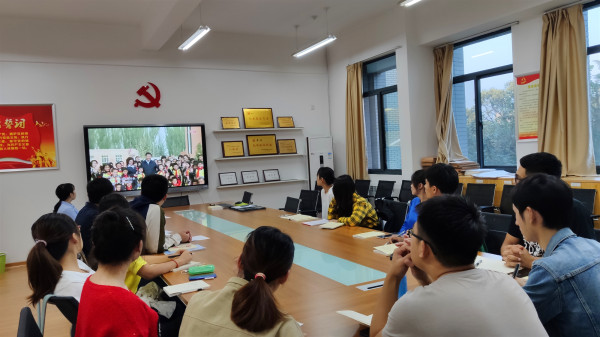 7d4cf5a6a1e14c318e2dd8a9d33537fd.jpg E8DCA1933A41359FEB1241C707F0928D_副本.jpg