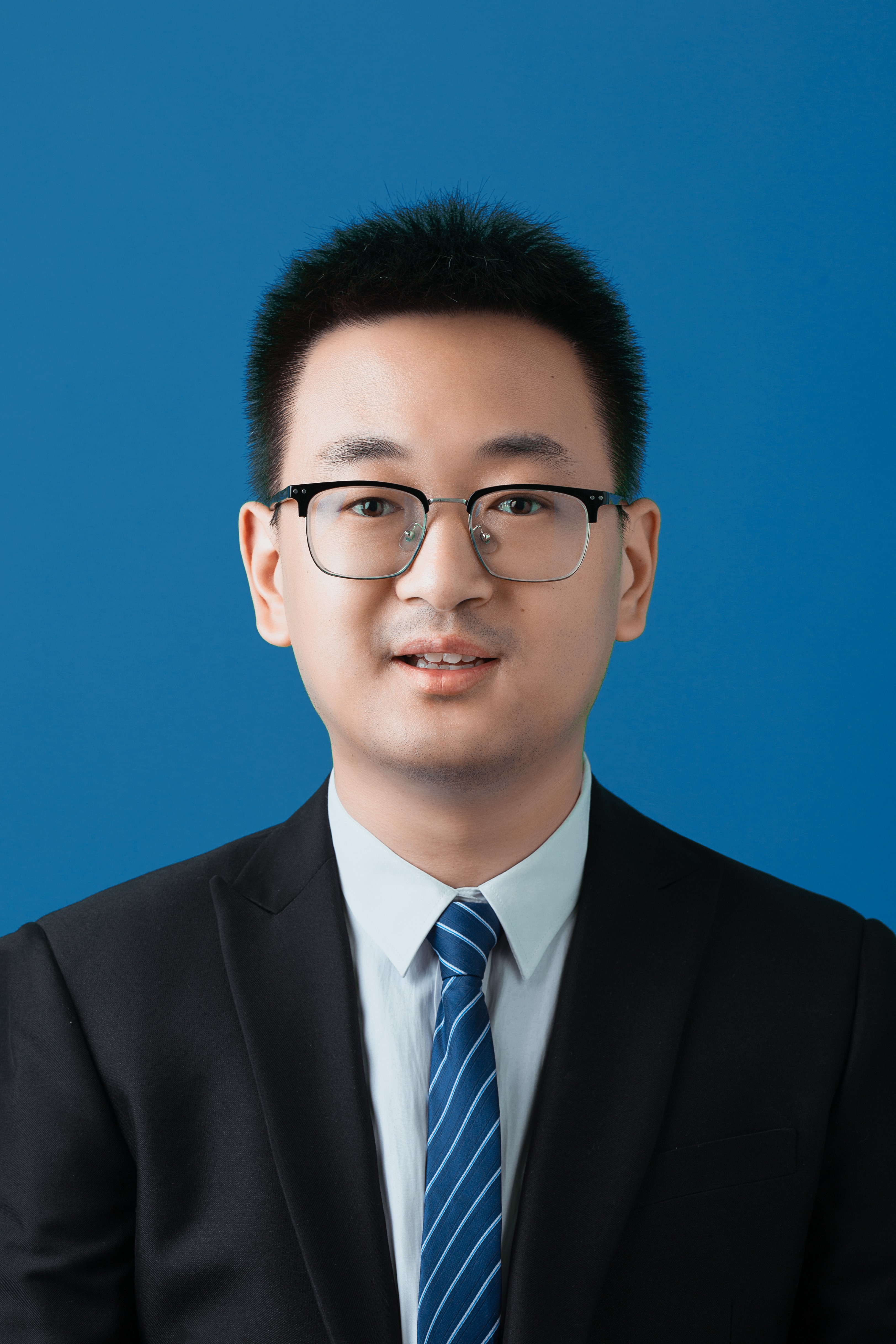 11c6fec90daa46c49b5befd2a9506ecd.jpg 孟观飞1.jpg
